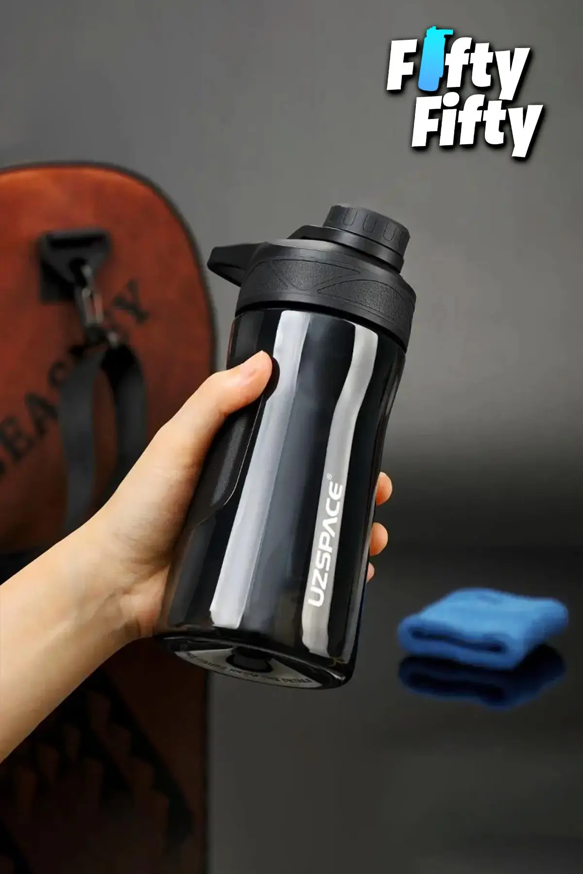 Uzspace Manyetik Kapaklı 530 ml Silikon Gövde Tritan Su Matarası 